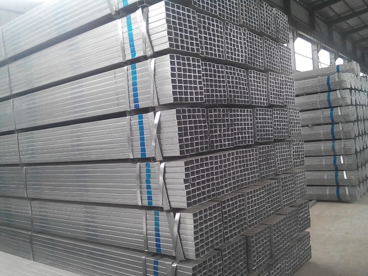 0.8 mm - 5 mm de espesor tubo cuadrado galvanizado roscado con extremos doblados planos